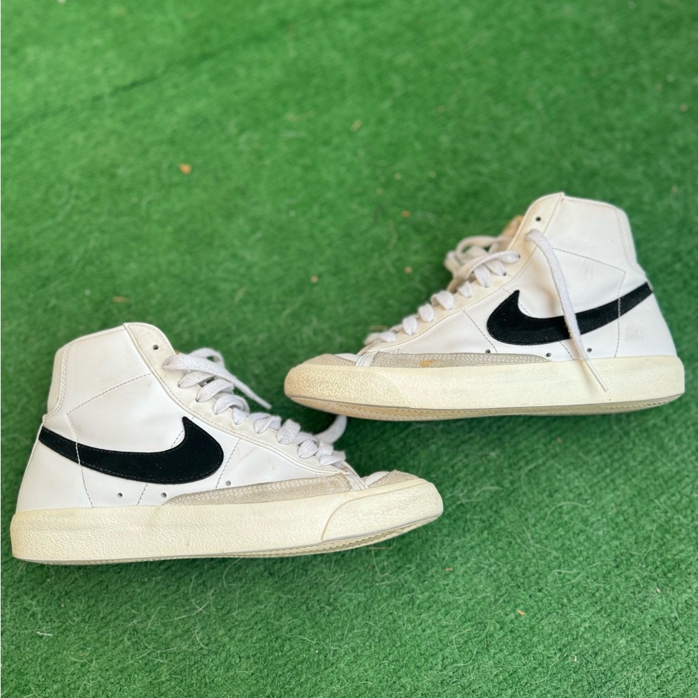 Nike Blazers Size 7 Women’s
